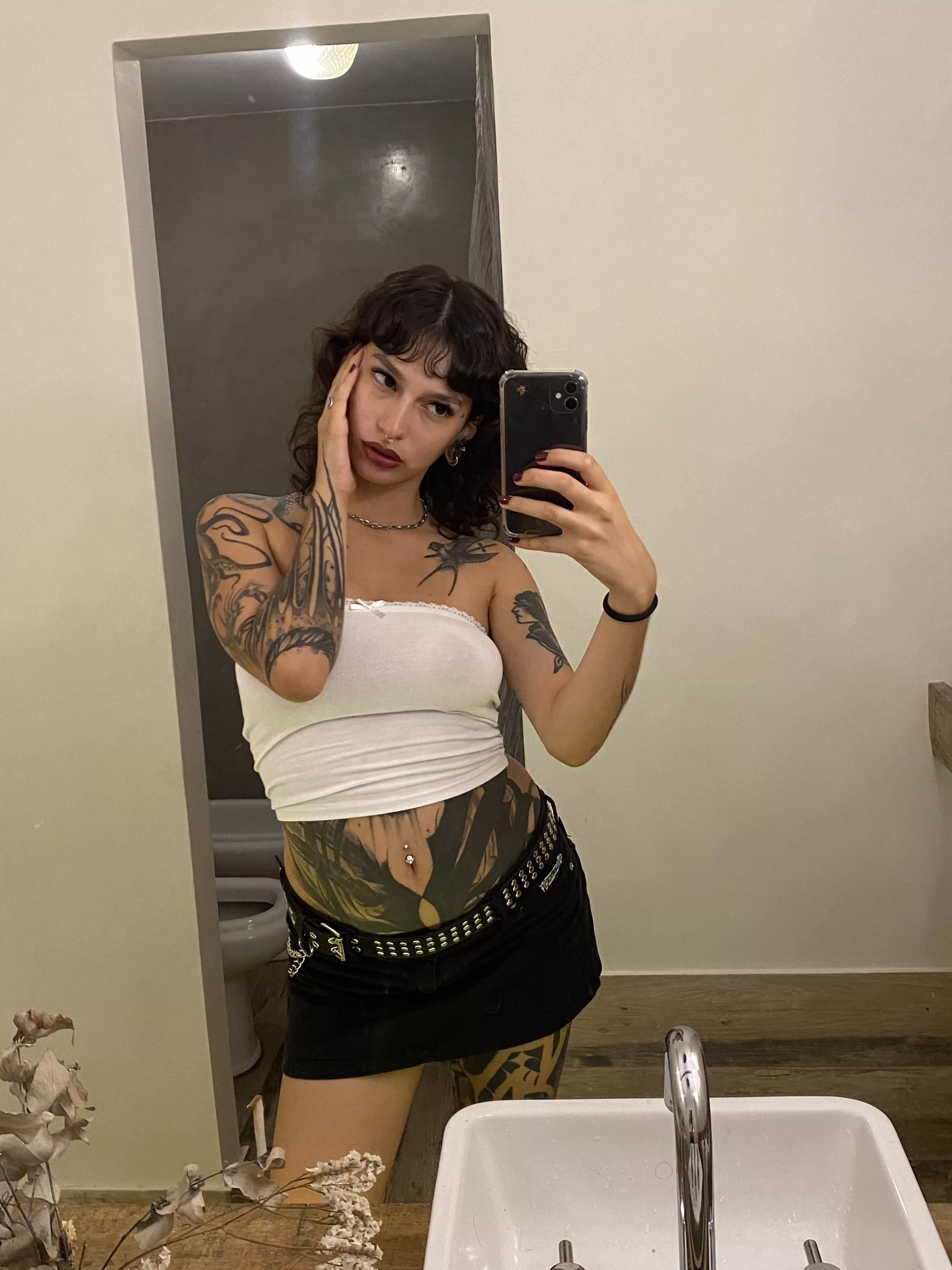 Still a bit shy when i see an older man... not sure why tho... posted by Evergreeson