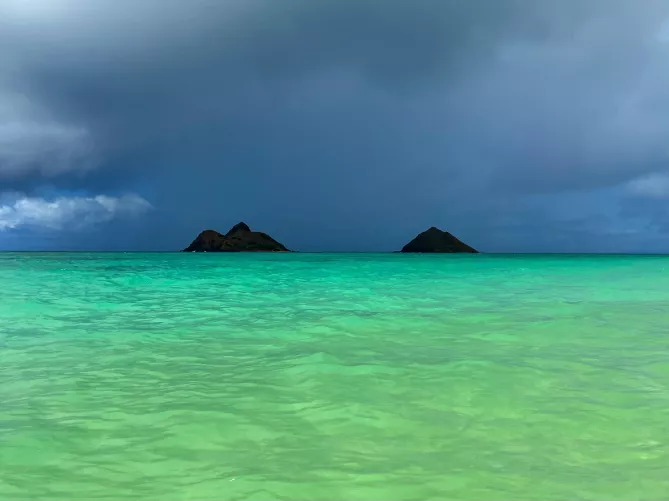 Storm approaching Lanikai Beach in Hawaii  by lanafre04