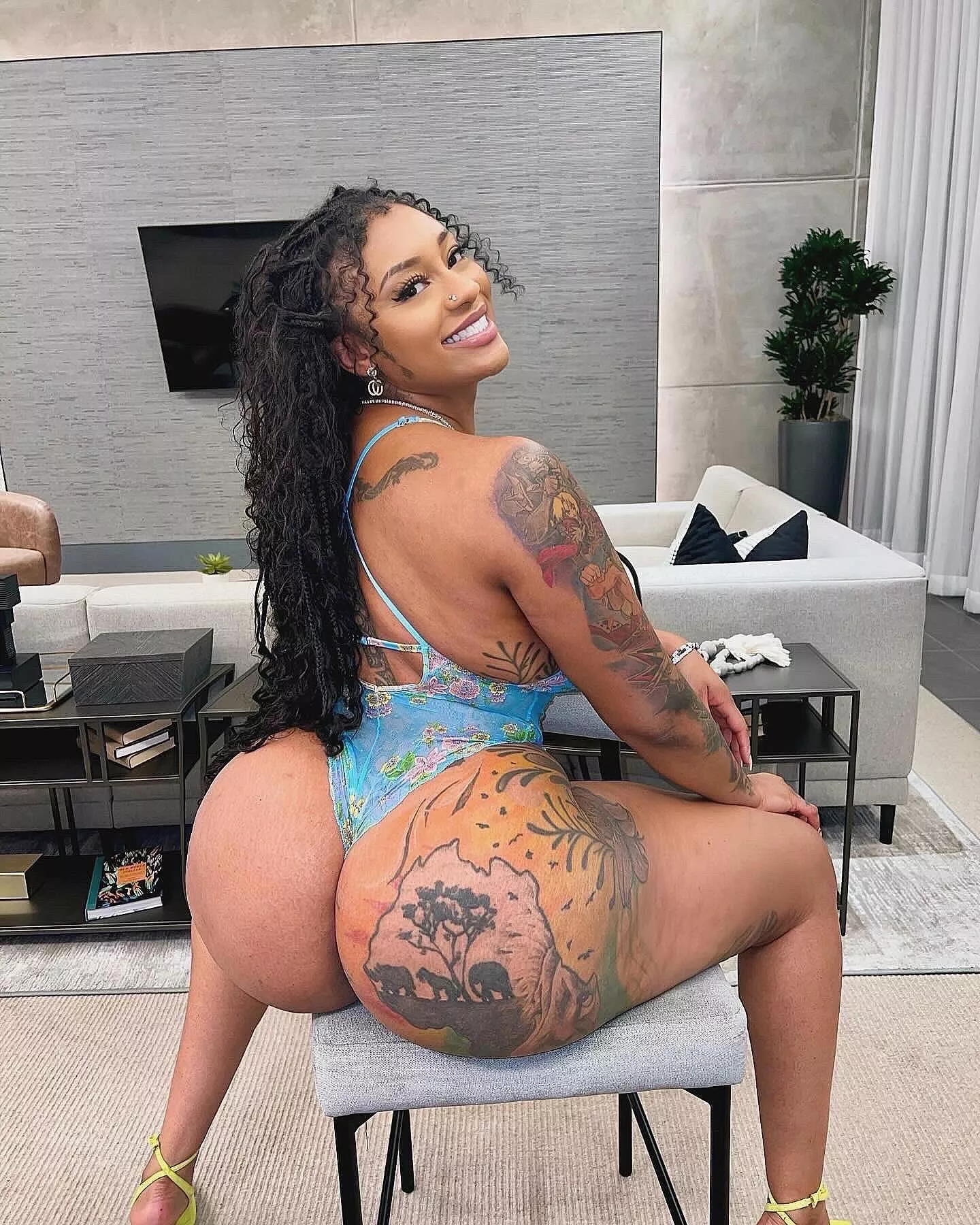Tatted 🍑🍑💦💦 posted by Disastrous_Leave_727