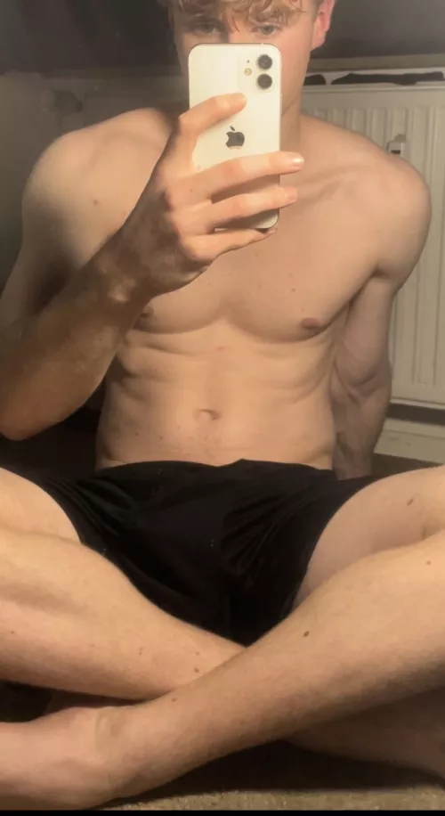 who wants to see pics of me receiving head ? Dm by Far_Tonight1326