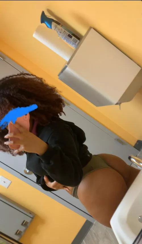 Would you fuck me at work ? ☺️ by ilikesourpatches