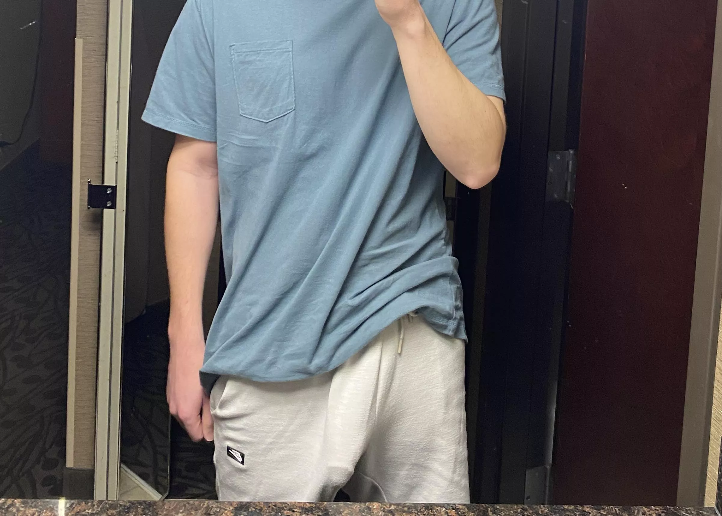 Would you stare if I wore grey sweats to the gym? [M] posted by tallhippy9