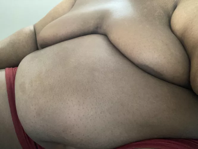 Any bears interested in a 400lb chub with a small dick?  by 236h6h8h