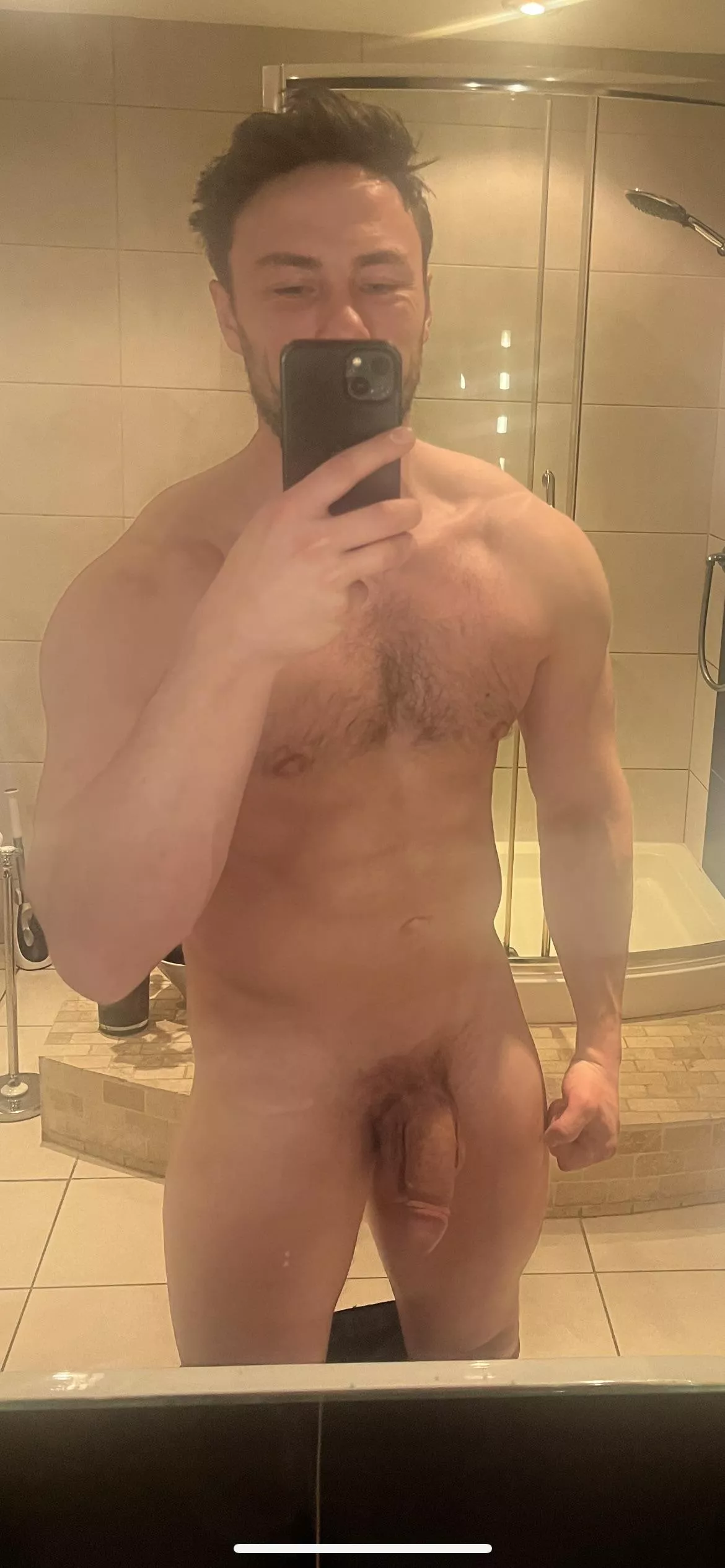 Any ladies want to chat? Lonely on a Sunday night  posted by remymartin18