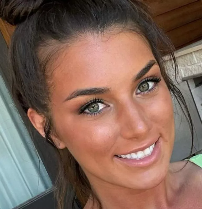 Brittany Knouse posted by nelson2k