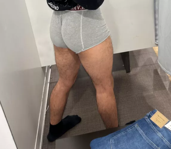 Do I have a big butt ? 🤭 by kmlalal