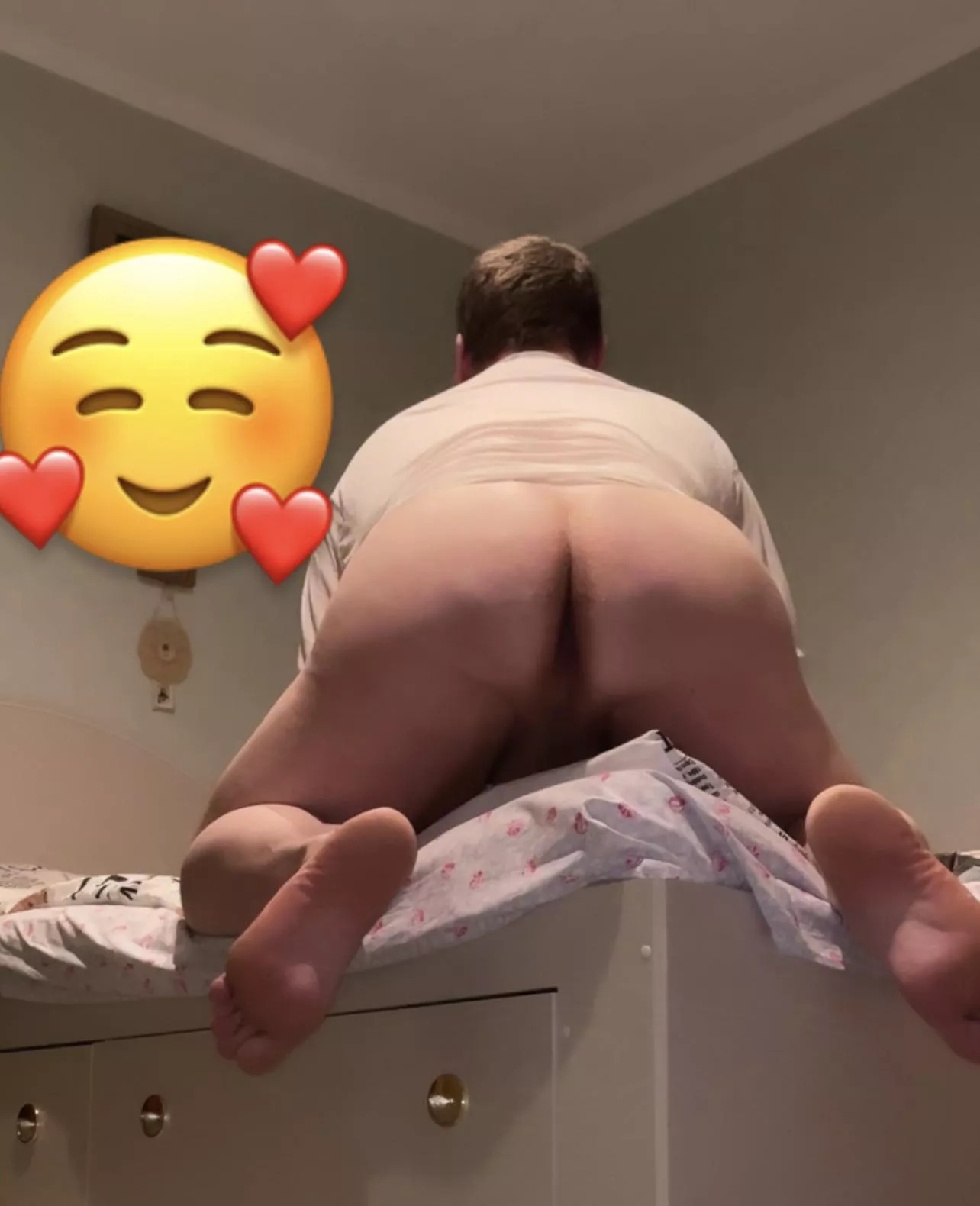 Every evening I dream about you. Every evening I imagine you fucking me. You fuck me hard. With loud moans. I feel every inch of your hot cock. Come on...fuck me. posted by chubbgay