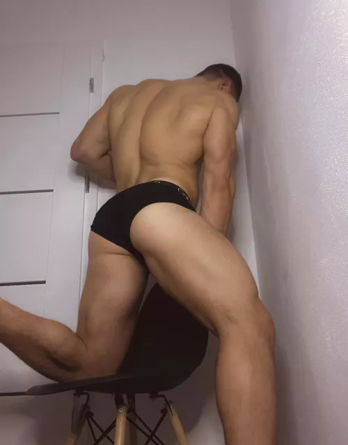 Hello my favourite community 💪 by W_a_l_t_er