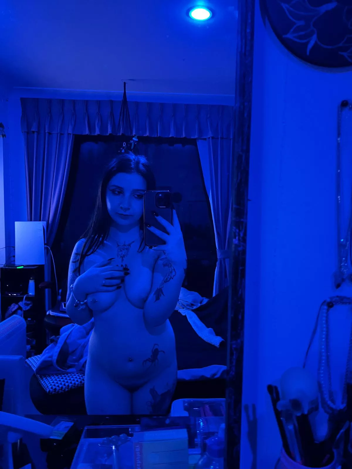 I genuinely havent had sex in so long.. I dont i've ever been this horny before in my life (f) posted by LilAvalon