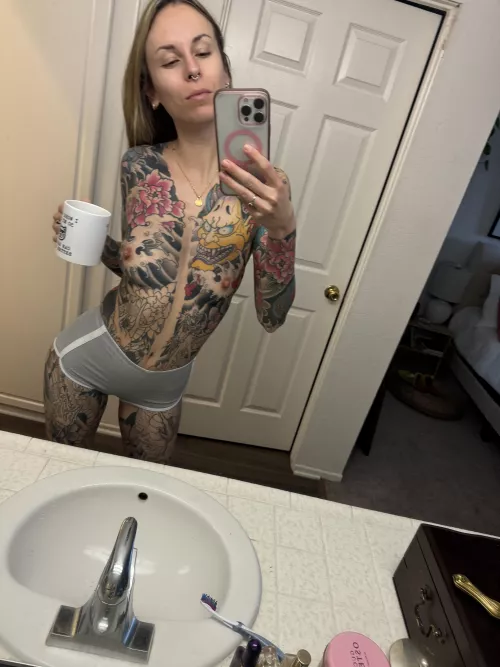 I like sending casual nudes to my best guy friends  by kuzagirl