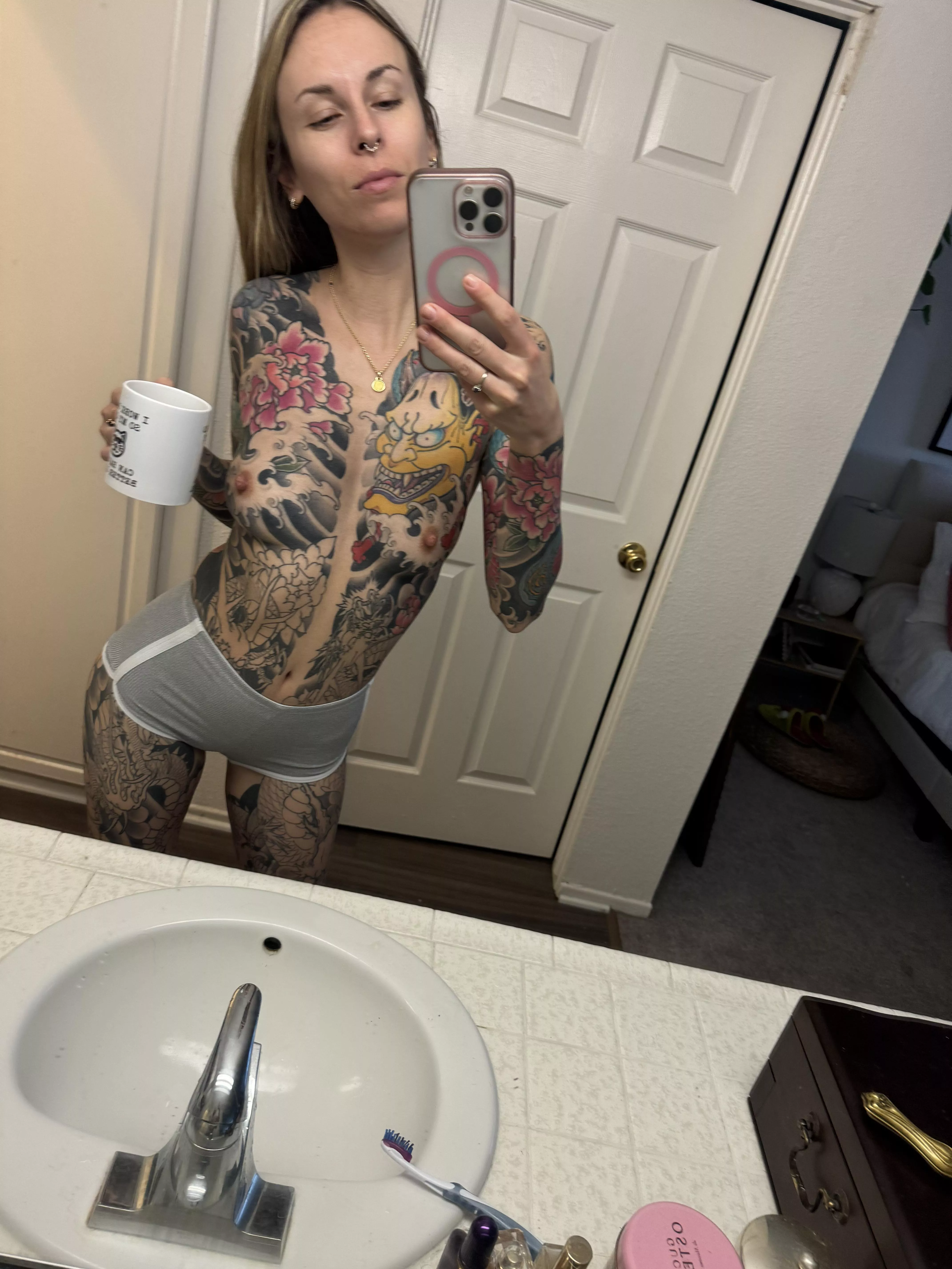 I like sending casual nudes to my best guy friends  posted by kuzagirl