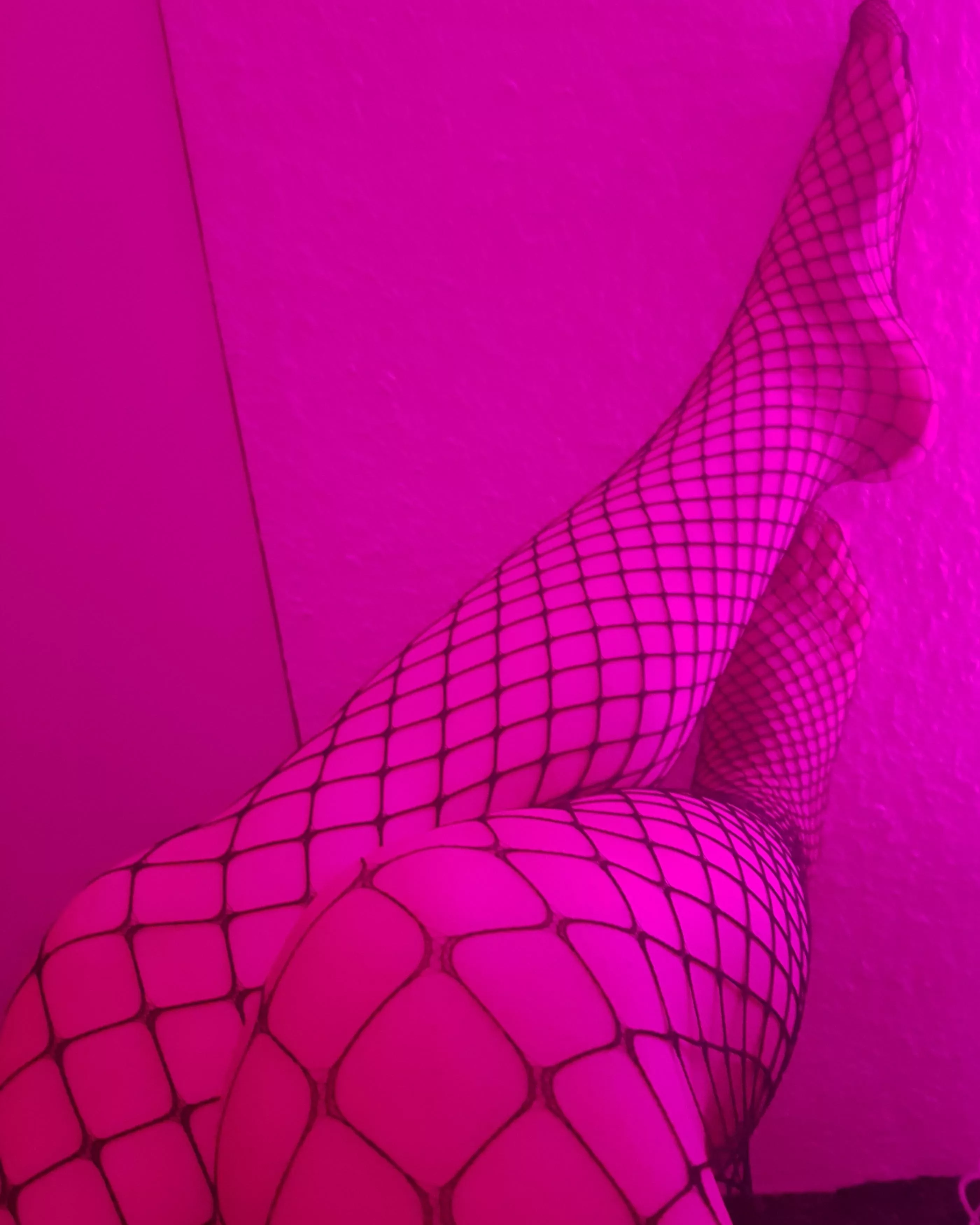 I luv to dress like a fem, but i've facial hair 😭 posted by Zeyniii