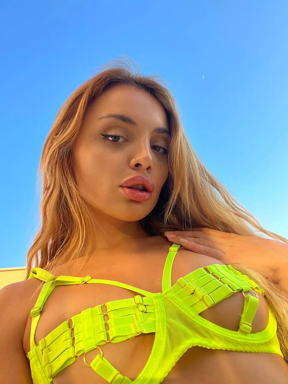 I'm a little embarrassed to wear this on a first date posted by thebiasdontstop