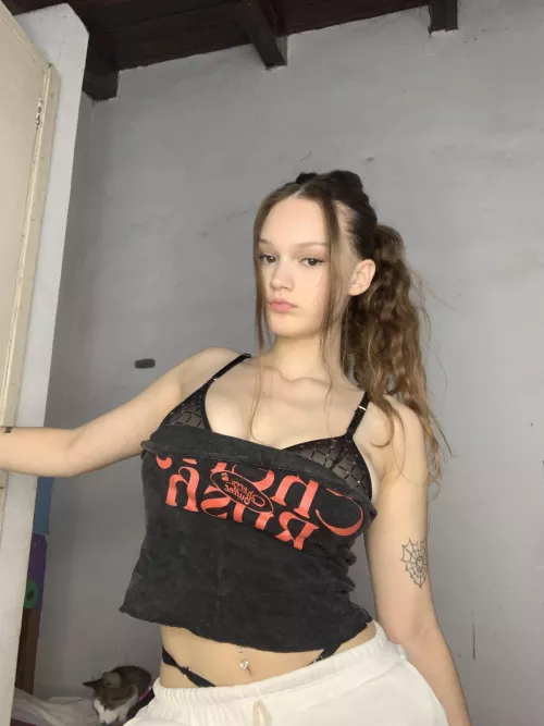 Is my croptop cuteee? by Easypham