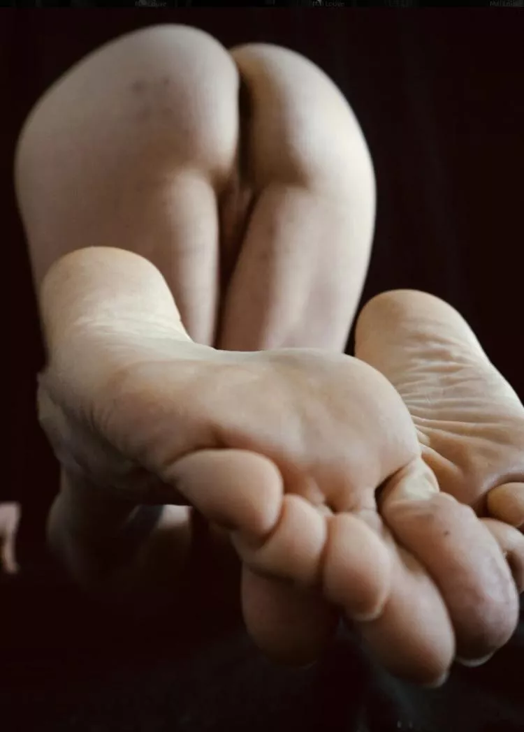 lick my soles posted by mailouve