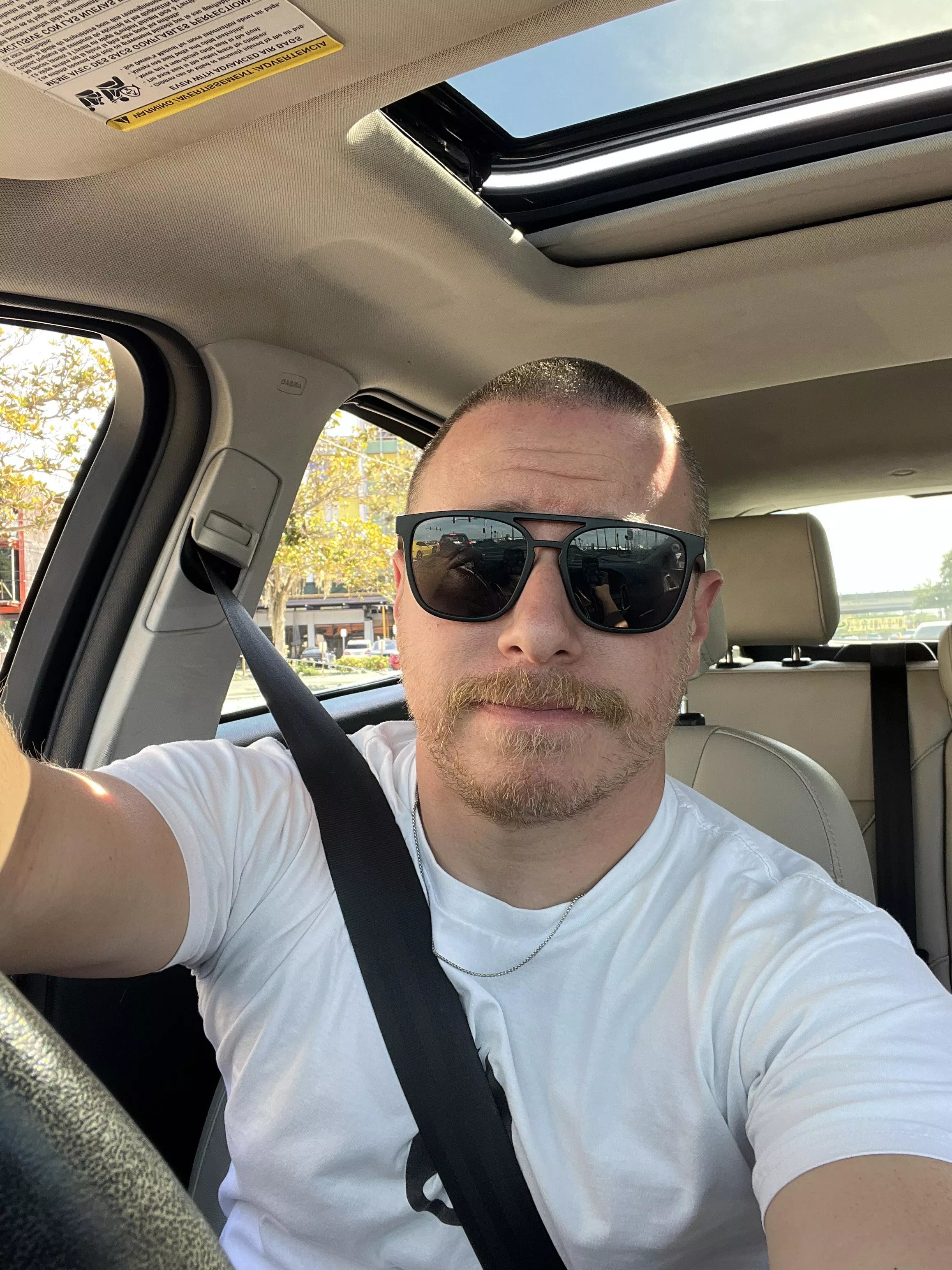 Manlet on the loose. Happy Sunday bros  posted by jaybirdbull