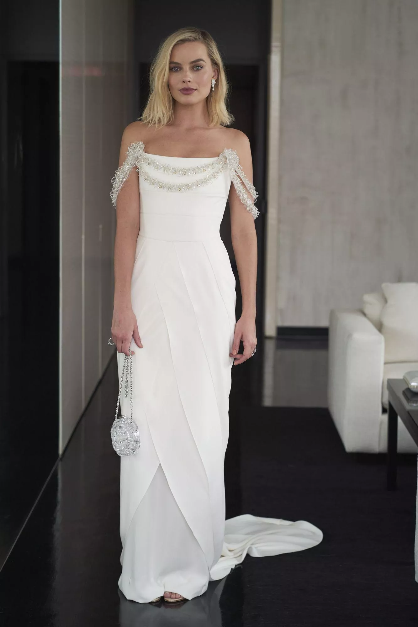 Margot Robbie posted by OhNoWhatHappenedNow