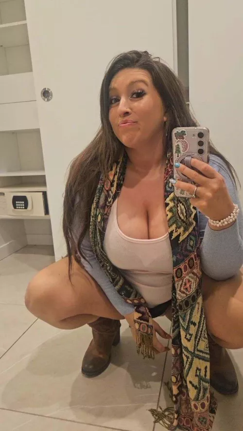 Moms can feel feisty and horny too  by Babylittlelo