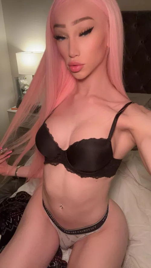 My bulge turns to a shooting sword when I get praised😈 by lil_heathen