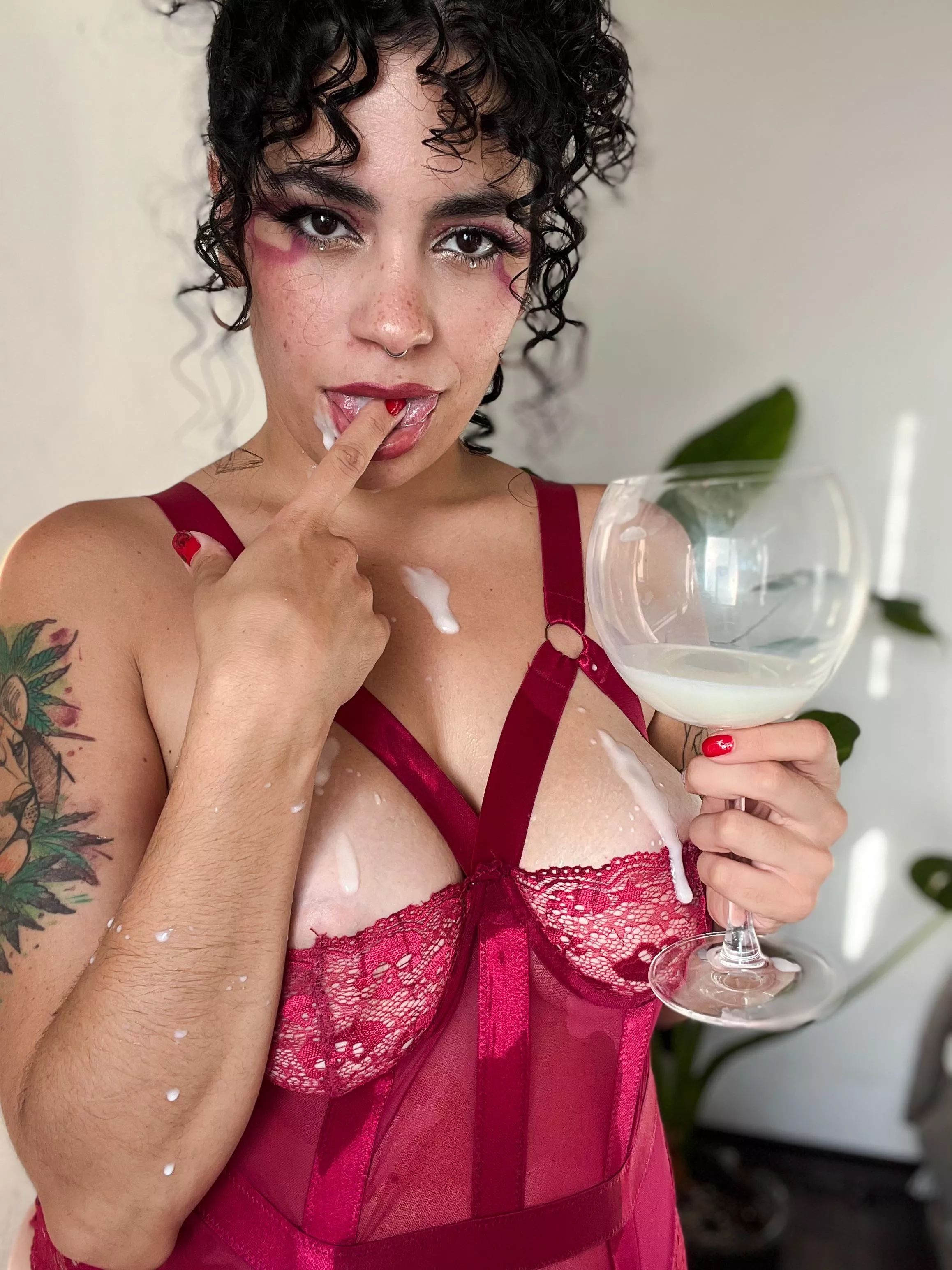 Please give me more! I'm so thirsty 😏😈 posted by Addictivee_doll