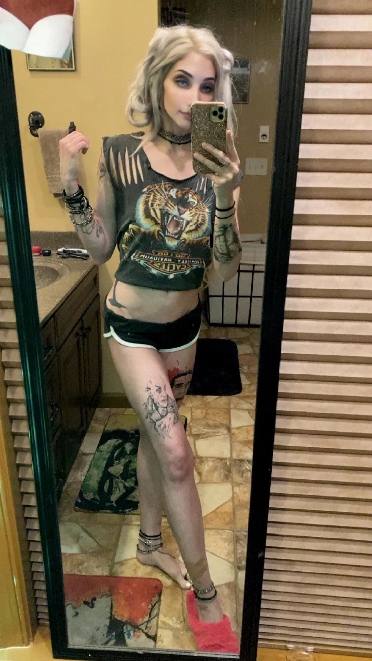 Short shorts  posted by MissLunaLong