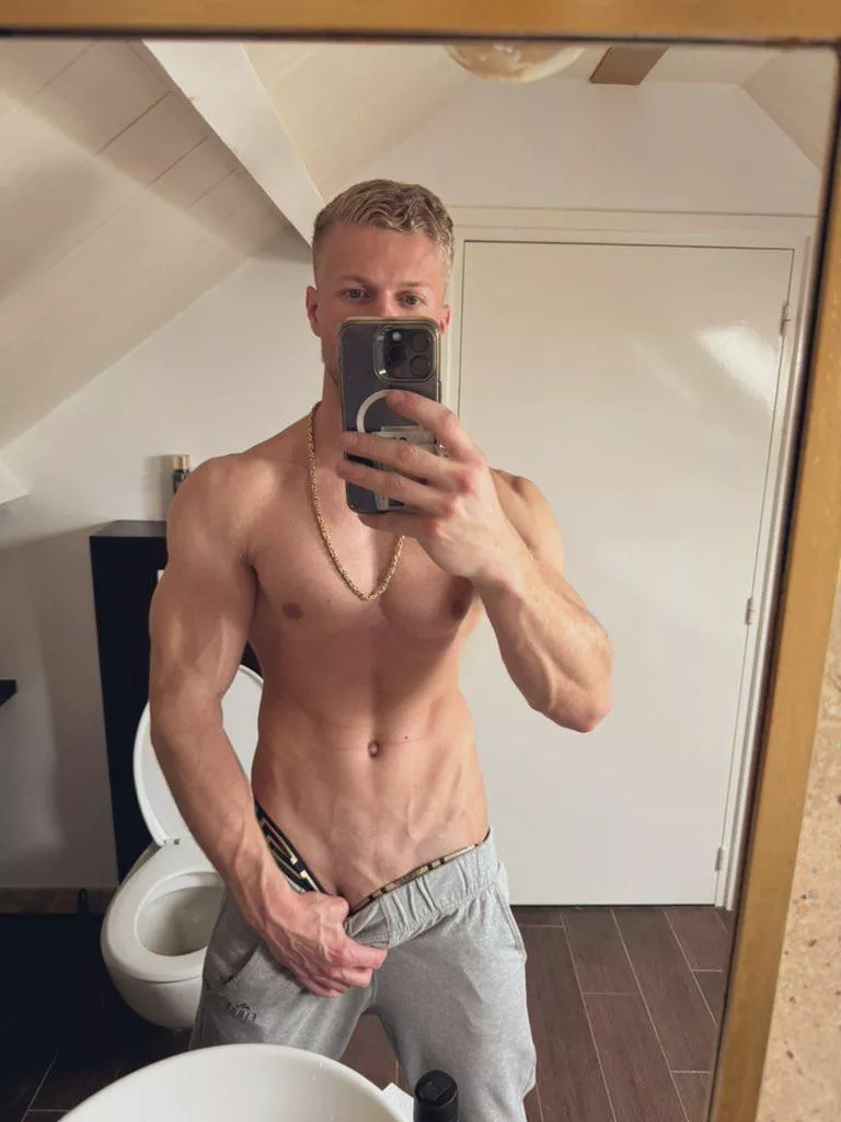 Start sucking me  posted by Dutchblondee