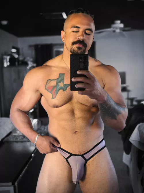 Stretching the pouch😅 by damien_xxx