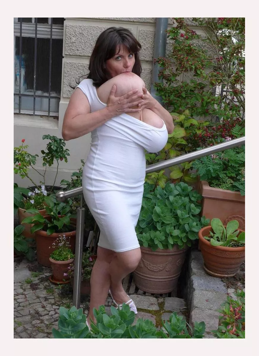 The pretty Milena is capable of living qutonomously and independently ......the proof in pictures ! posted by GuideOwn5485