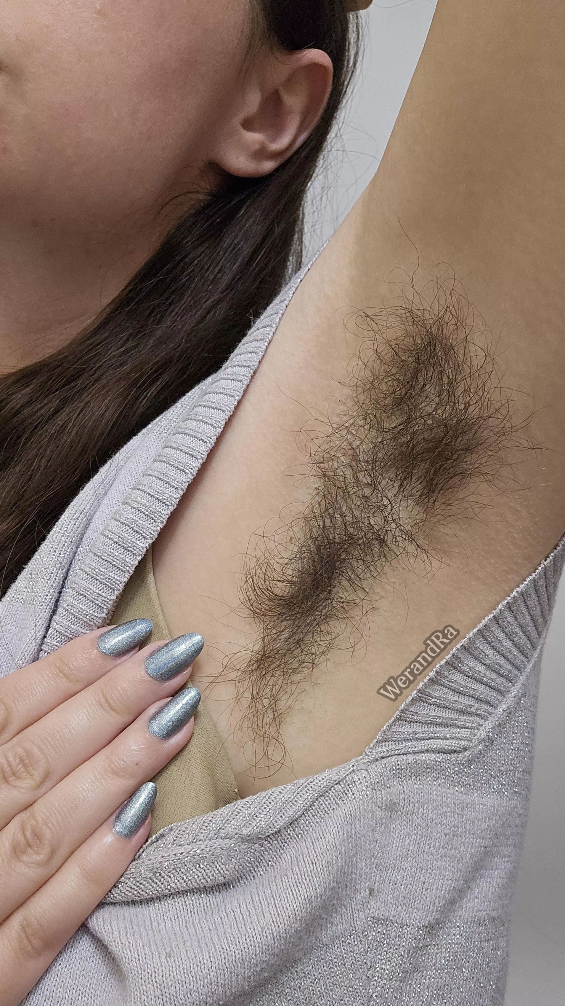 Up close and personal with my armpit hair and long silver nails posted by Werandra