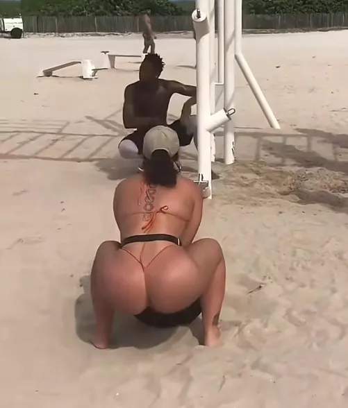 Who is this ? by troempie