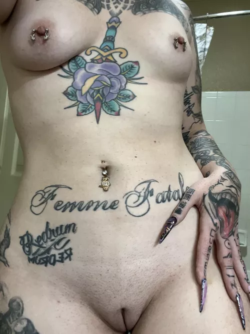 Young, slutty wife in need of attention by vvanity_