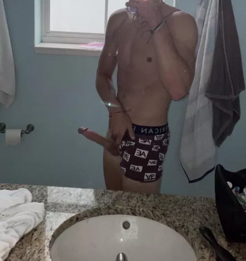 19 masc bro with nice bods hmu to jerk @chris_234522 by Individual-Eye2139