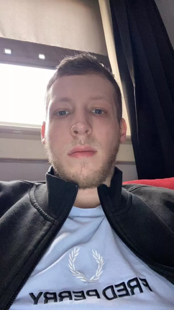 26 Scottish guy here hmu😊 posted by Ryaann98