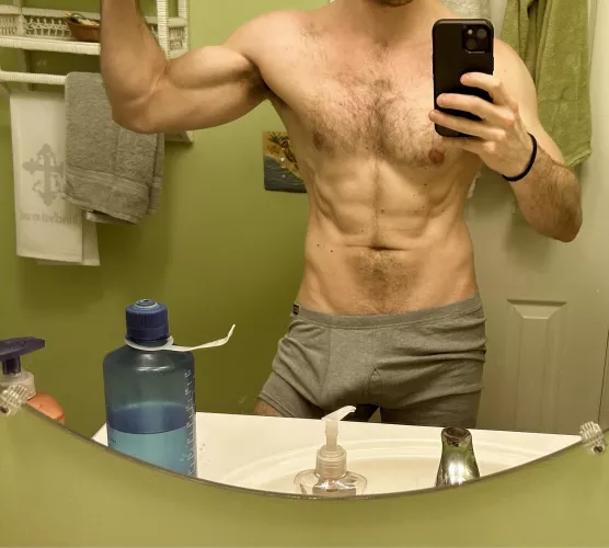 26m bwc got stood up and wants to dom a cute fem tonight :)..sc: parkwaydrive6 by fitmuscle97