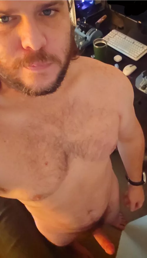 34 chill dadbod big bro type for Bromance, chats, fun, show face, into gaming also… verbal ++ brojamesdean by HeyStarlight