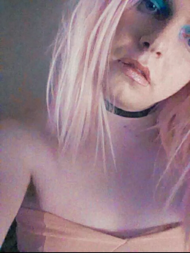 Any guys around my age or older wanna chat 29 femme here btw  posted by blossomthetwink2