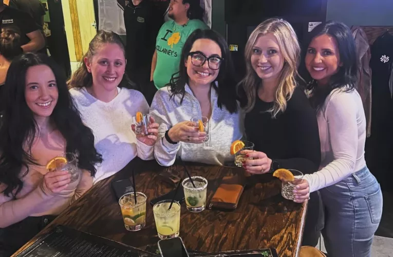 Bar milfs ? by john2001lcc