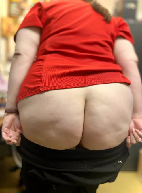 Can’t leave the floor to see the eclipse, so here is a moon ;) by Binksman1