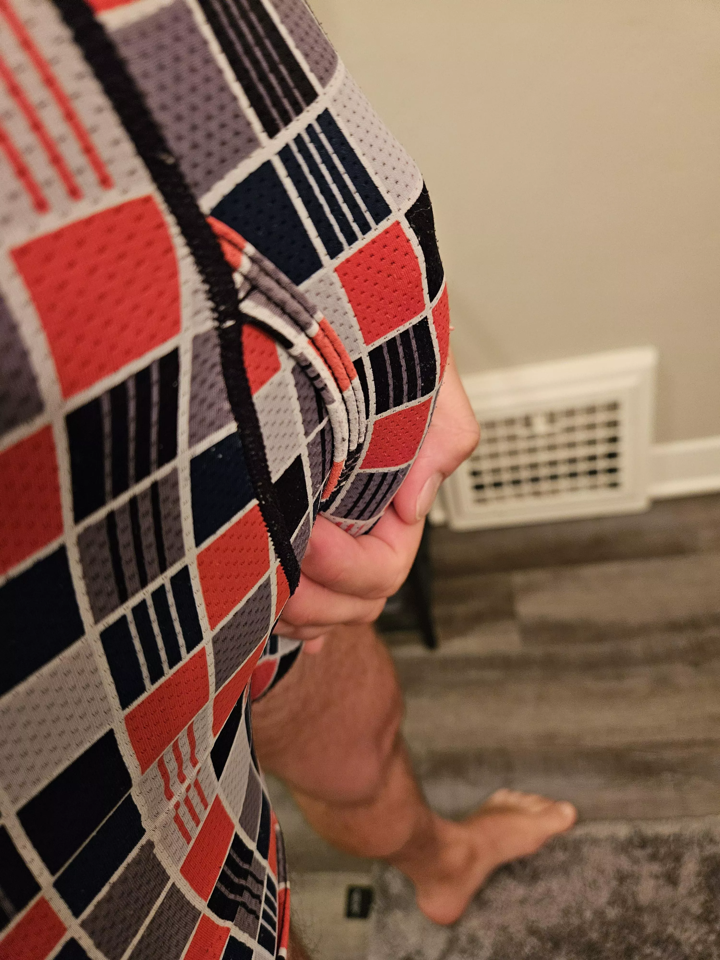 Come take my underwear off and get me hard. posted by Jasper0159