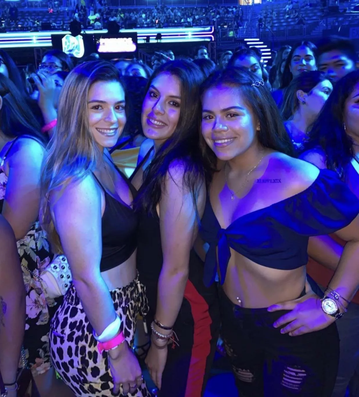 Concert girls [3] posted by tennisa_zelal