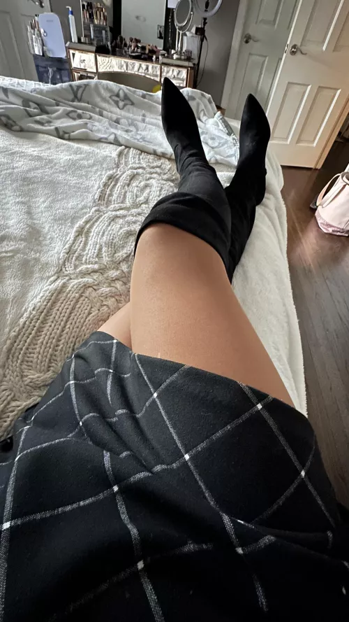 Do you like the boots by LatinaSeven7