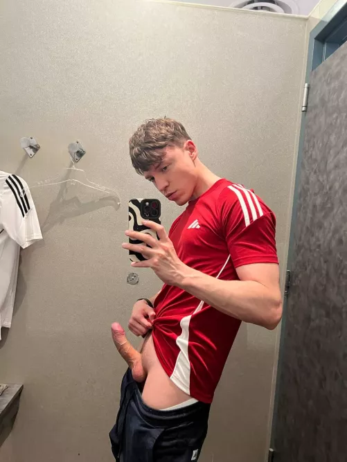 Get on ur knees by ashtonew