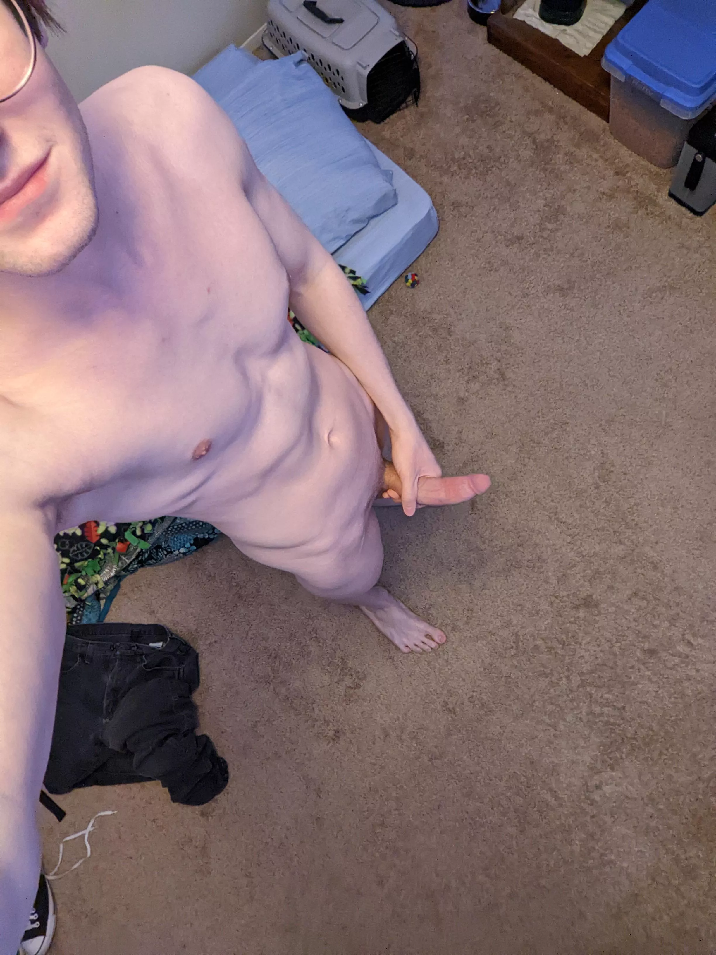 Get on your knees posted by gaeleo_