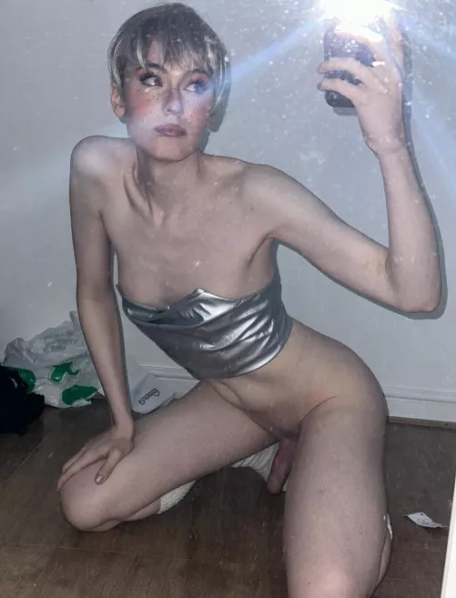 Hope I’m not wearing too much clothing by Lexxiraus