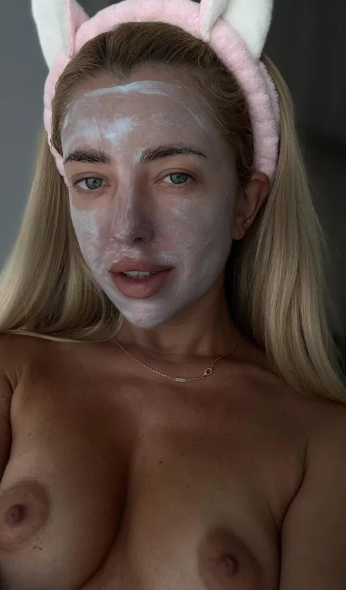 I m applying a cosmetic mask but I would like a biological one by RoyalSexyLioness