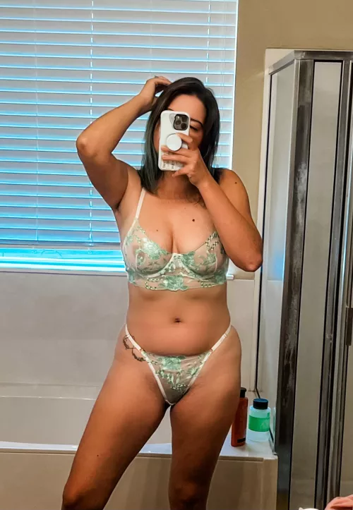 I may have 2 kids but I’m still a horny slut  by MilfEmilyWalters