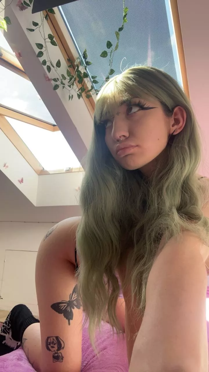 I wanna pick a random dude to send nudes to posted by DistraughtFram