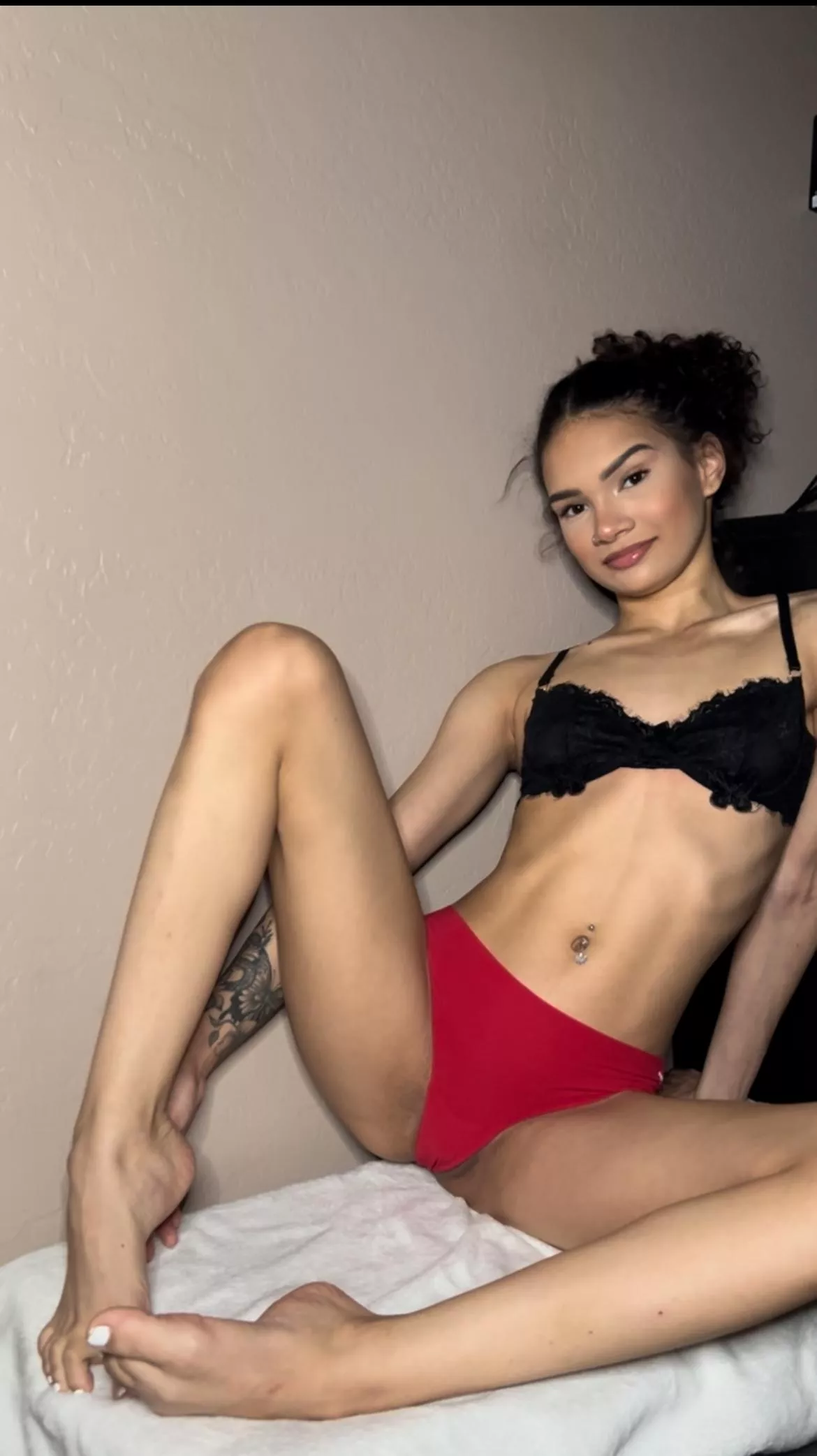 I want a roomie to pull my panty on the side posted by yourcutiegerman