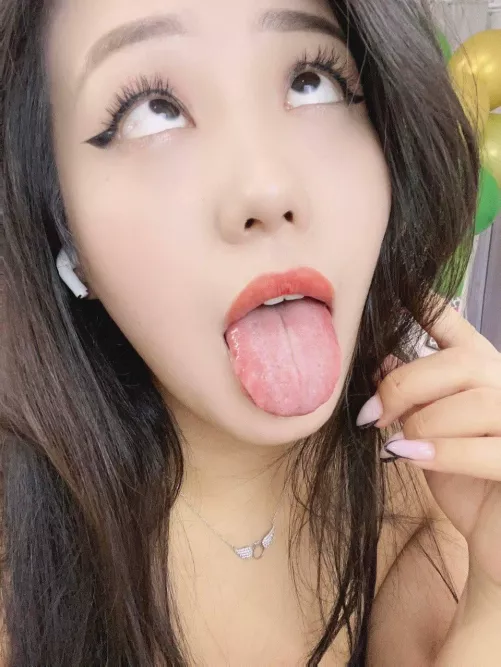 I want to feel it in my mouth. by PrettyHotAmazing