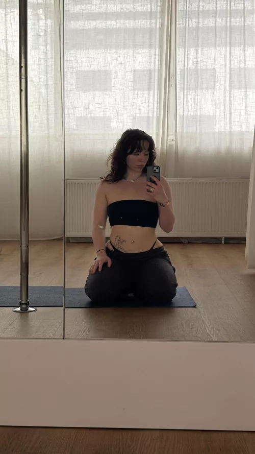 I’ll dance for you, if you ask nicely  by JolinaElodie